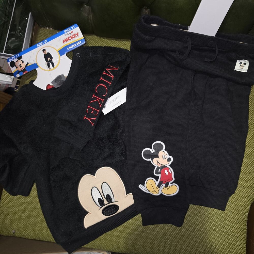 Mickey Mouse 2 pc set Black 2T Plush Jogger NWT